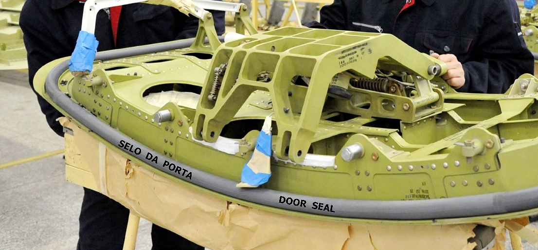 Aviation Troubleshooting Aircraft emergency hatches or cabin doors