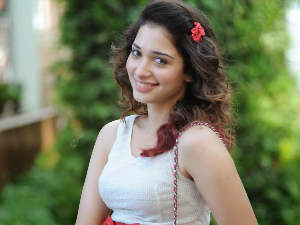 Tamannaah bhatia hot navel hd wallpapers Tamannaah bhatia hot navel hd wallpapers