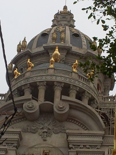 Tòa lâu đài dát vàng trăm tỷ tại Cầu Giấy 1