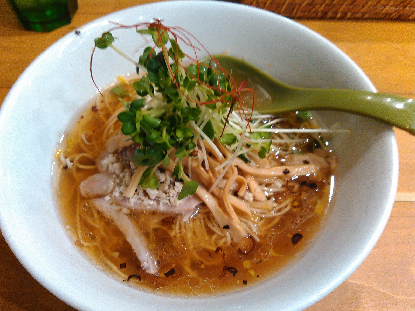 つけ麺がおすすめ 埼玉県鴻巣のやみつきになるラーメン屋 池袋のハワイアンカフェみたいなラーメン屋フルルに訪問