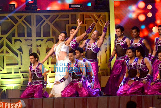 Deepika Padukone rehearses for Screen Awards