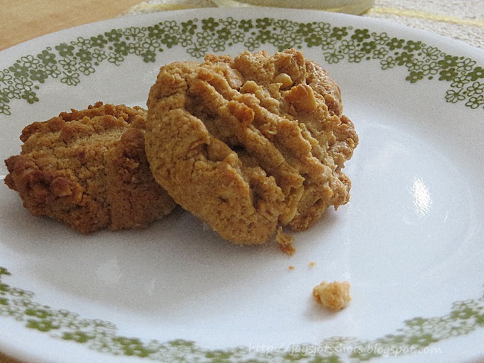 Joy's Jots, Shots & Whatnots Three Ingredient Peanut Butter Cookies