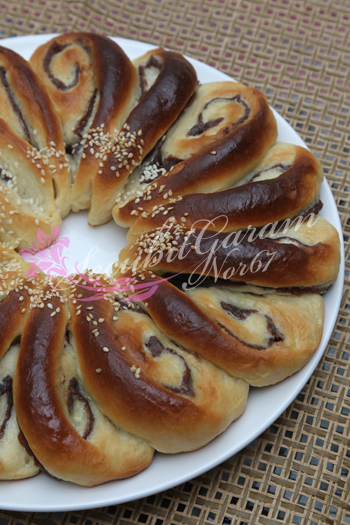 Secubit Garam Roti Bunga Berinti Kacang Merah The Making