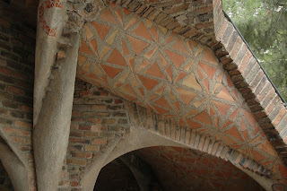 la modellazione della muratura, antoni gaudí, barcelona modeling of the wall, gaudí antoni, barcelona