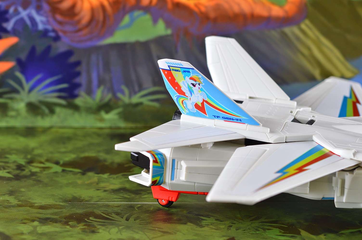 Equestria Daily MLP Stuff! Custom Rainbow Dash Transformer Being