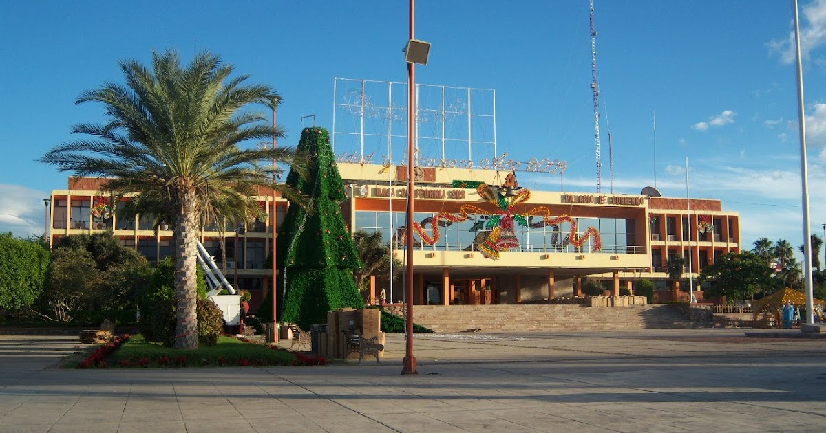 LA PAZ,BAJA CALIFORNIA SURes ADORNANDO EL PALACIO DE GOBIERNO EN