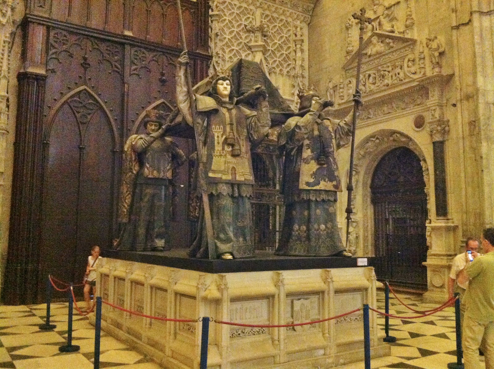 Sevilla Daily Photo La tumba de Cristóbal Colón