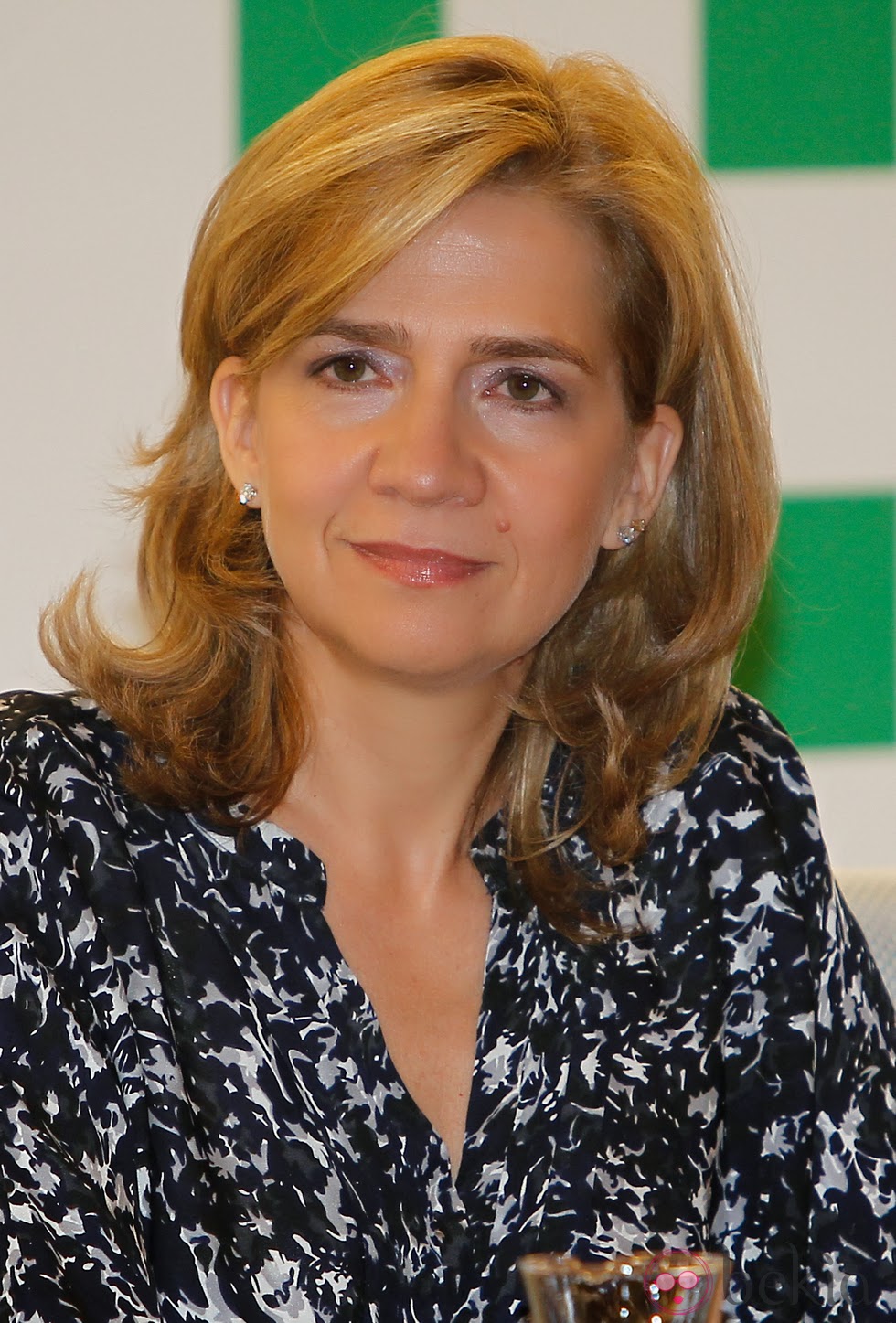 Queens of England: Cristina in court