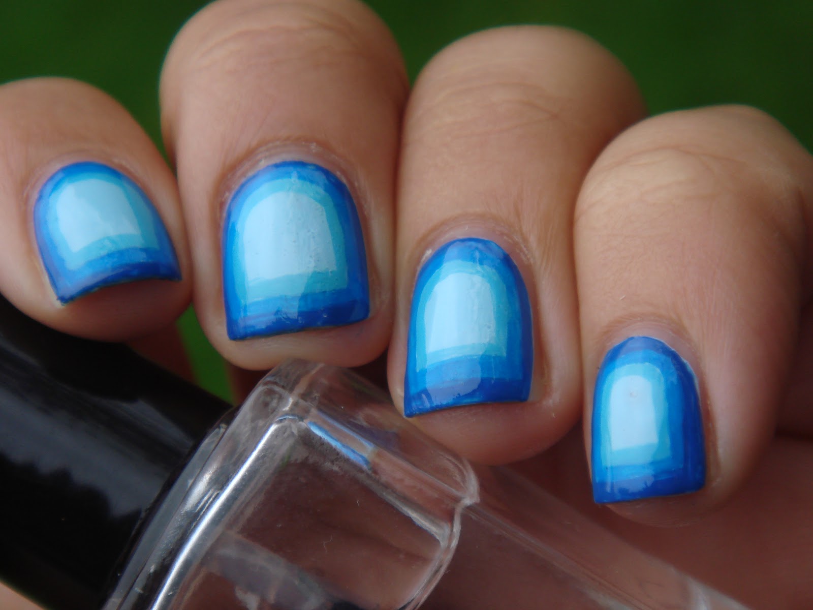 nail loopy BLUE GRADIENT FRAMED/ BORDER NAILS