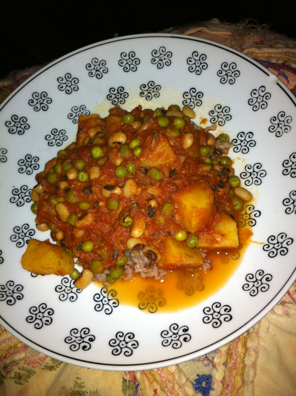 Yummy yummy vegan food: Aloo matar tamatar (Indian style potato peas ...