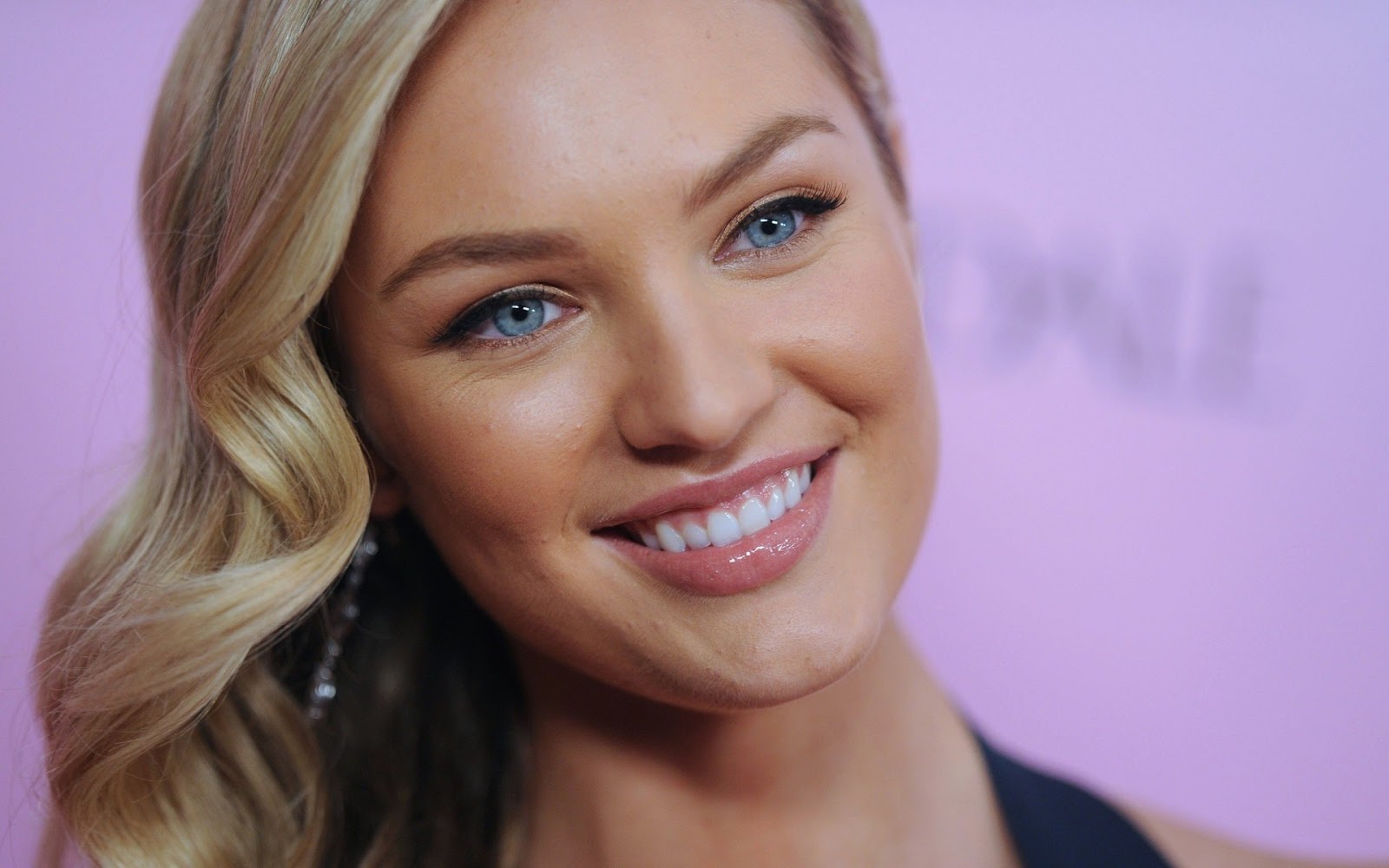 http://2.bp.blogspot.com/-R4J6bUmvpQc/UPA4vcsxr5I/AAAAAAAANT4/SWAwGQ23OOc/s1600/Candice-Swanepoel-Face-Close-Up2-1200.jpg