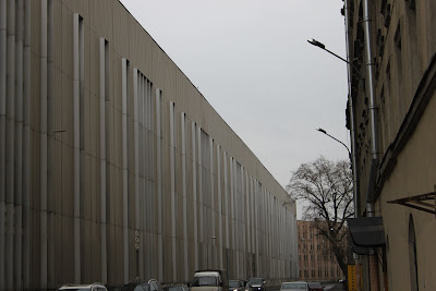 предлагает вам посмотреть.