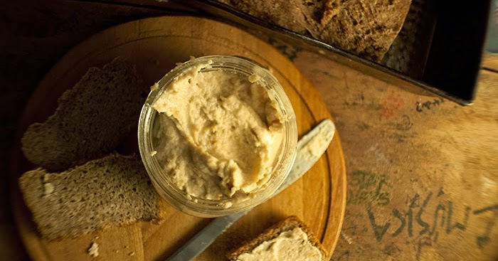 Mantequilla de maní y pan de centeno ~ peras, duraznos Mantequilla de maní y pan de centeno ~ peras, duraznos