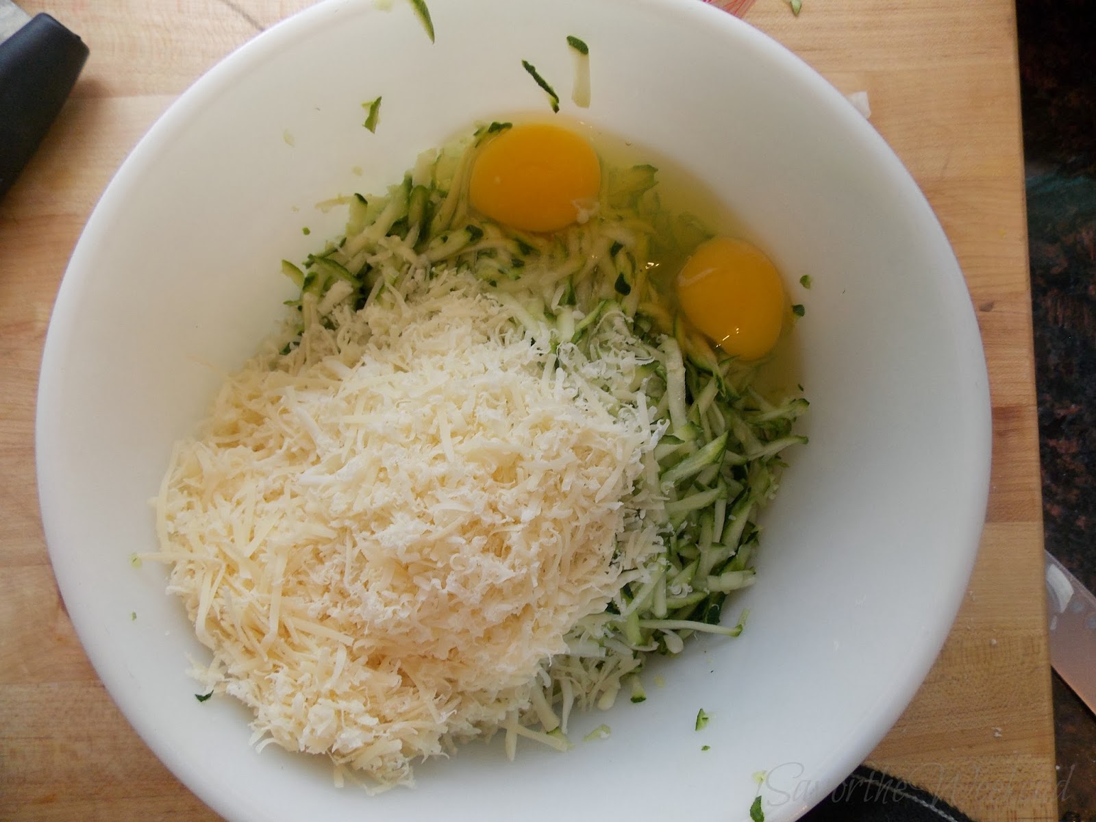 iSavor the Weekend Zucchini Crust Pizza