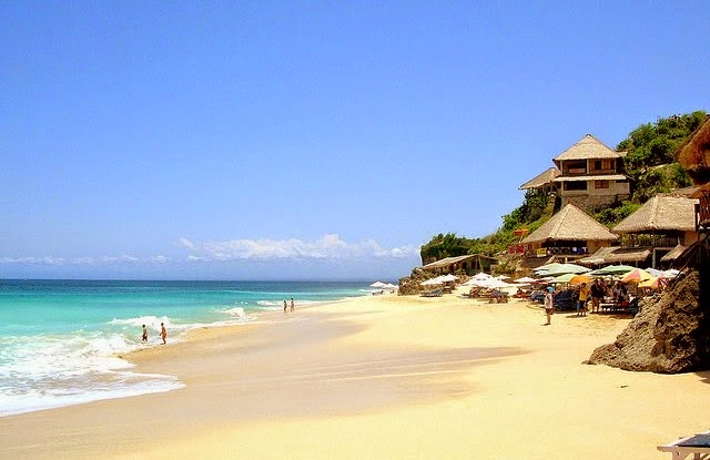 Foto Keindahan Pantai Dreamland di Bali 