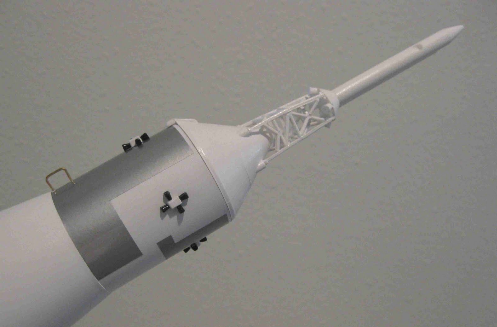 Model Rocket Building Estes Saturn V Specs and Pics