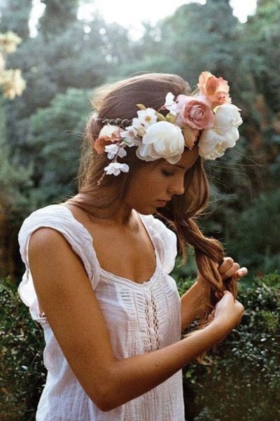 Halcyon Style: Flowers In Your Hair