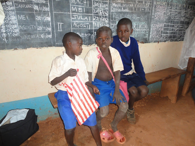 2Wanafunzi+walemavu+wa+Hakili+shule+ya+m