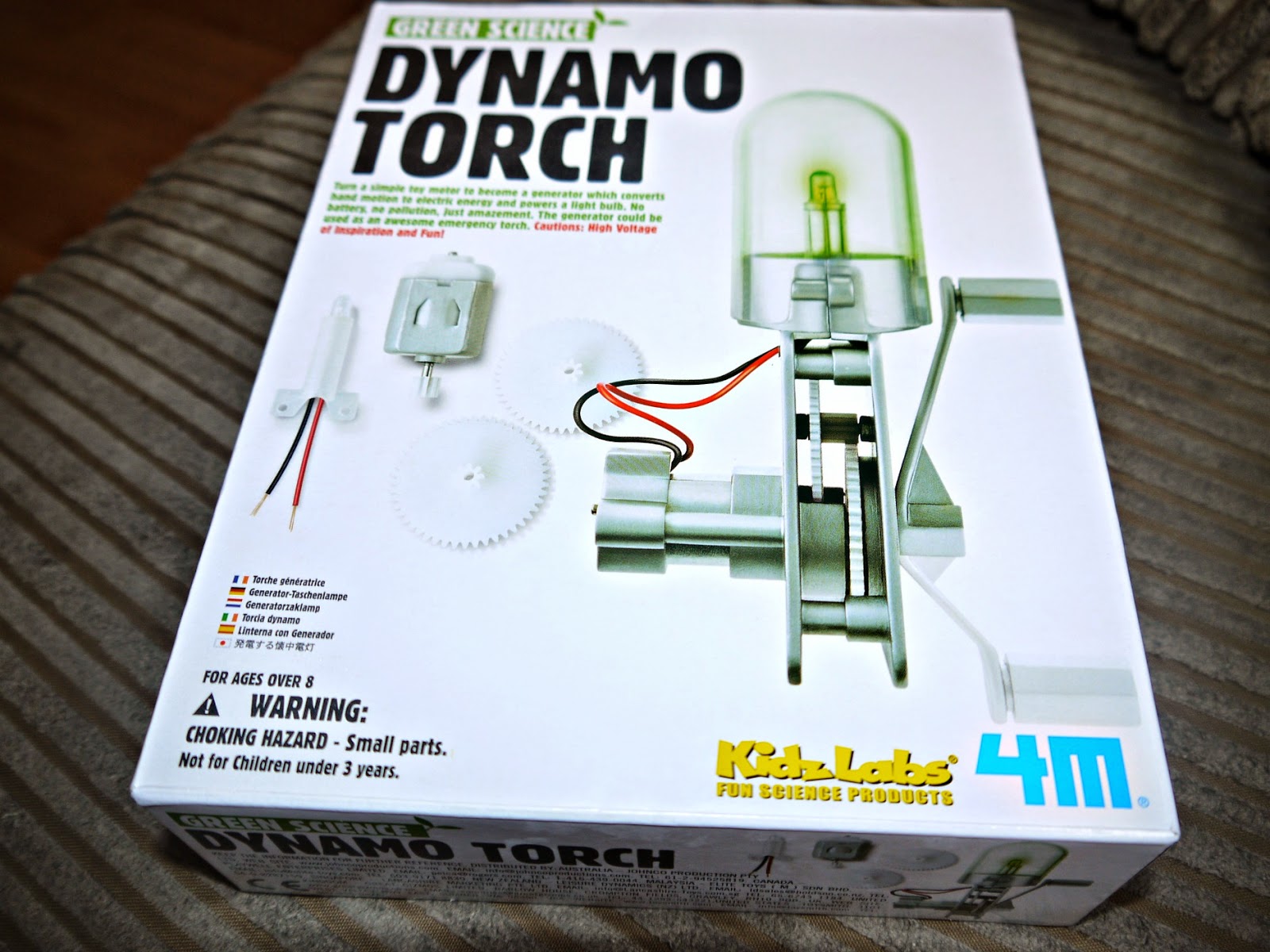 electric generator diagram for kids. comprising of a toy motor, led lamp, gears and torch casing, cover accessories, children aged 8 over can create their own torch. electric generator diagram for kids