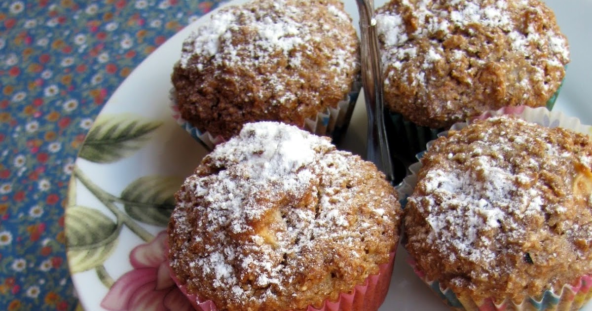 Apple & pear cinnamon muffins...