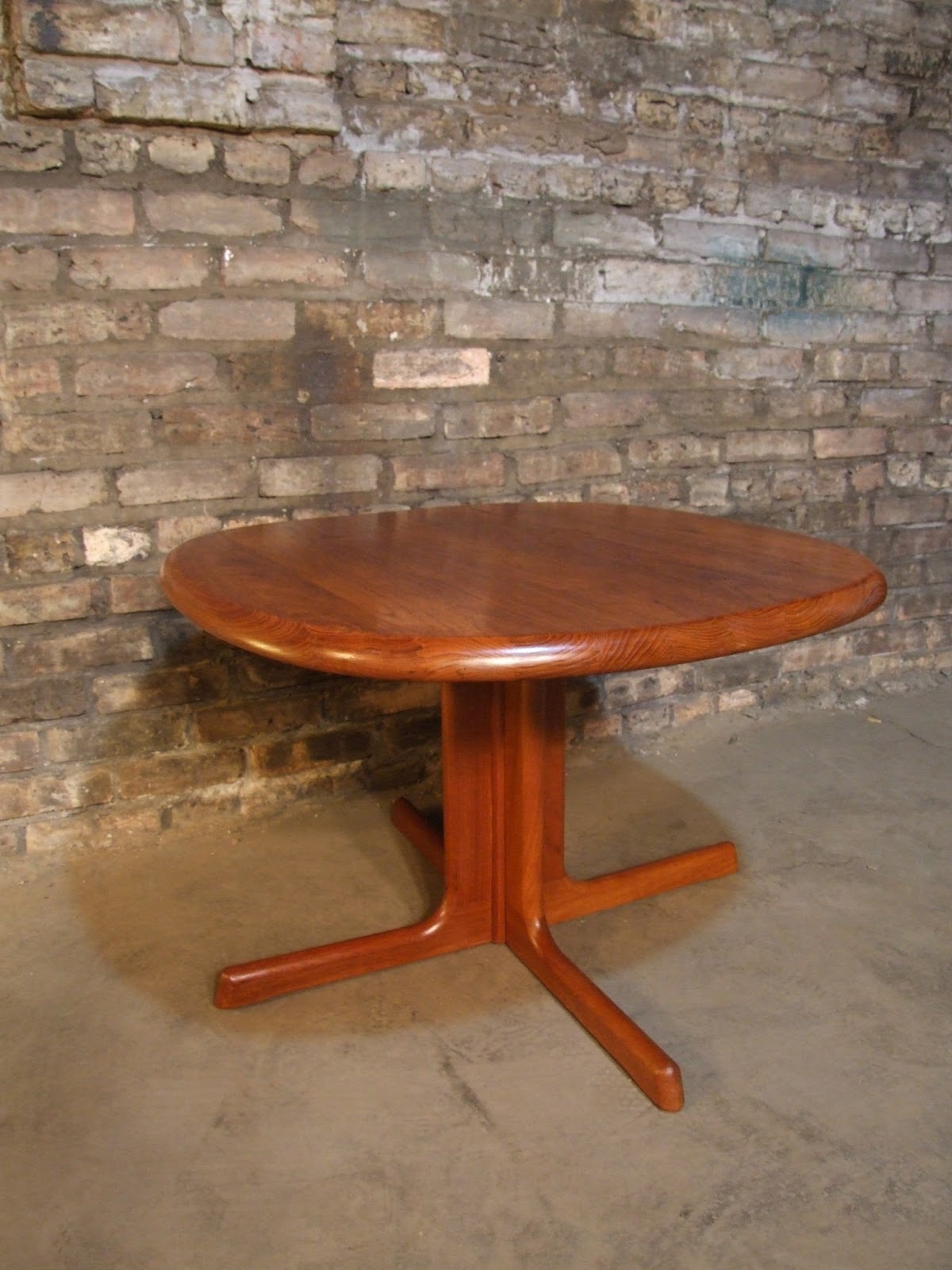 Mid Century Chicago Dyrlund Danish Modern Coffee Table