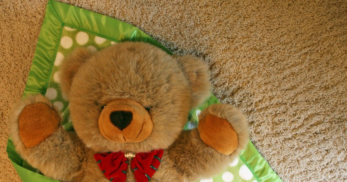 one clever mom Fuzzy Baby Blanket Tutorial