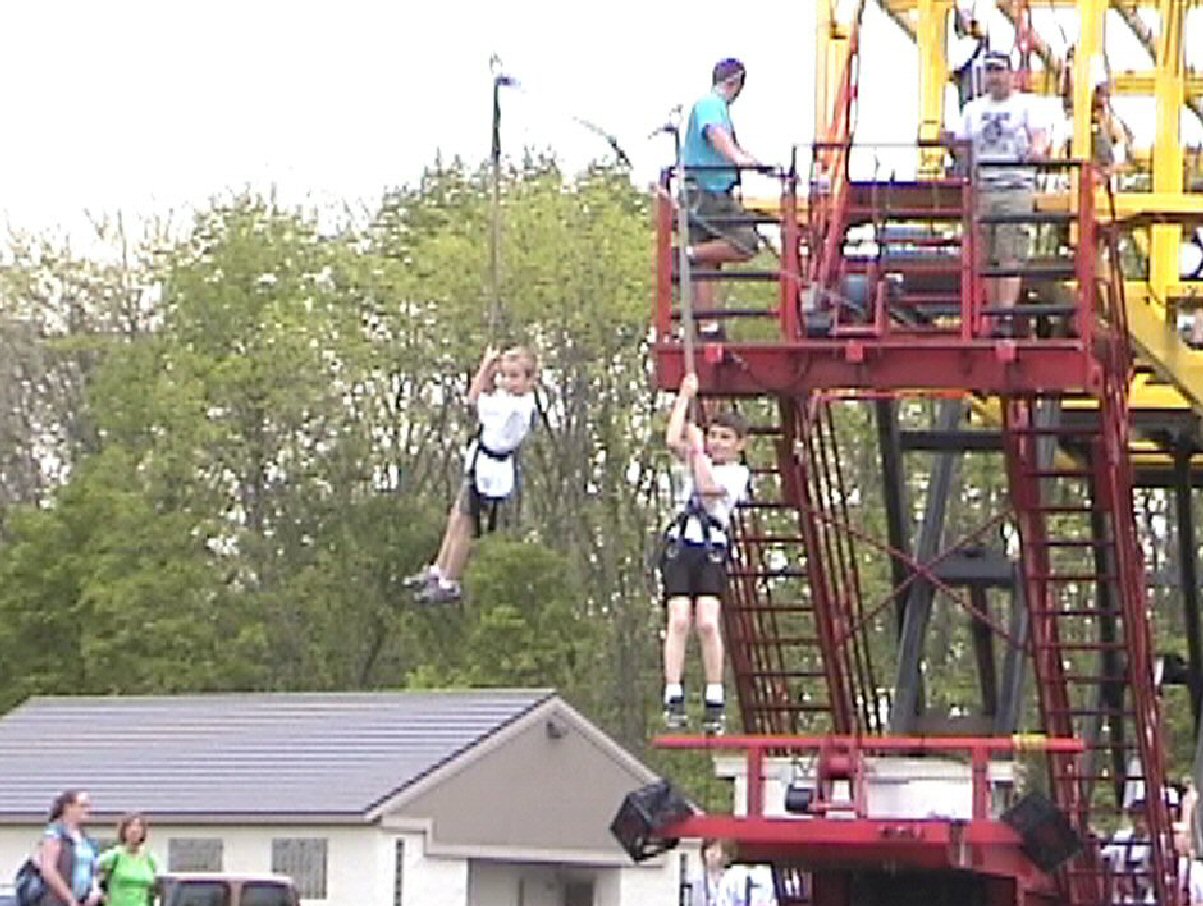 Ziplining near me image