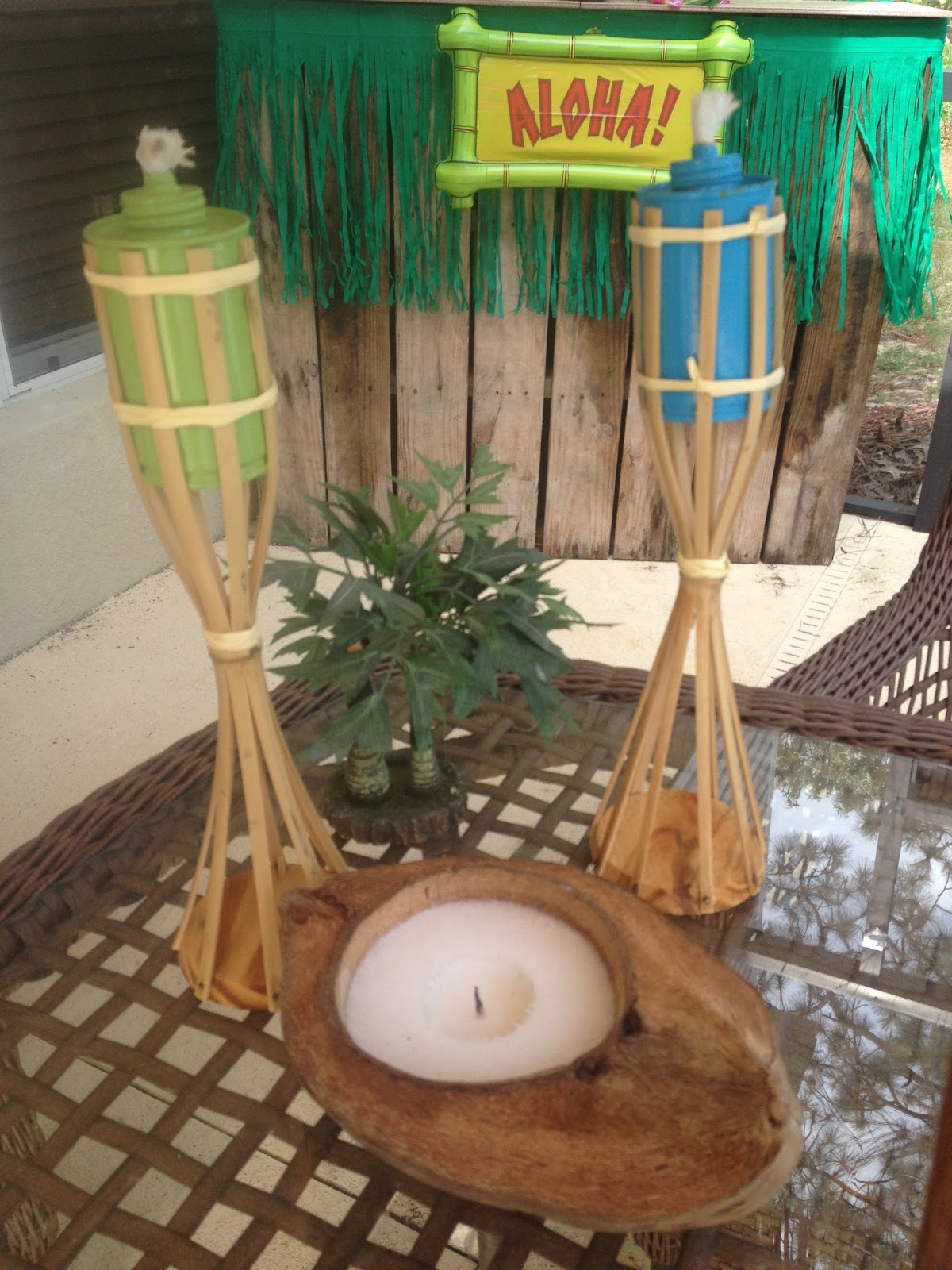 Me and my Big Ideas DIY Tiki Bar with Wood Pallets EASY