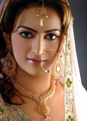 http://2.bp.blogspot.com/-REGmDJd_7JM/TneNheJCB6I/AAAAAAAACAU/lFYB-kaOzcI/s1600/bridal-wedding-makeup-2012.jpg