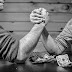Impreza. Alkohol. Zmienię świat... Czytamy "Cudowne tu i teraz" / Tim Tharp