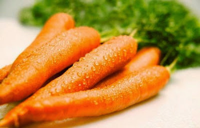 Kem dưỡng da ngày và đêm với cà rốt