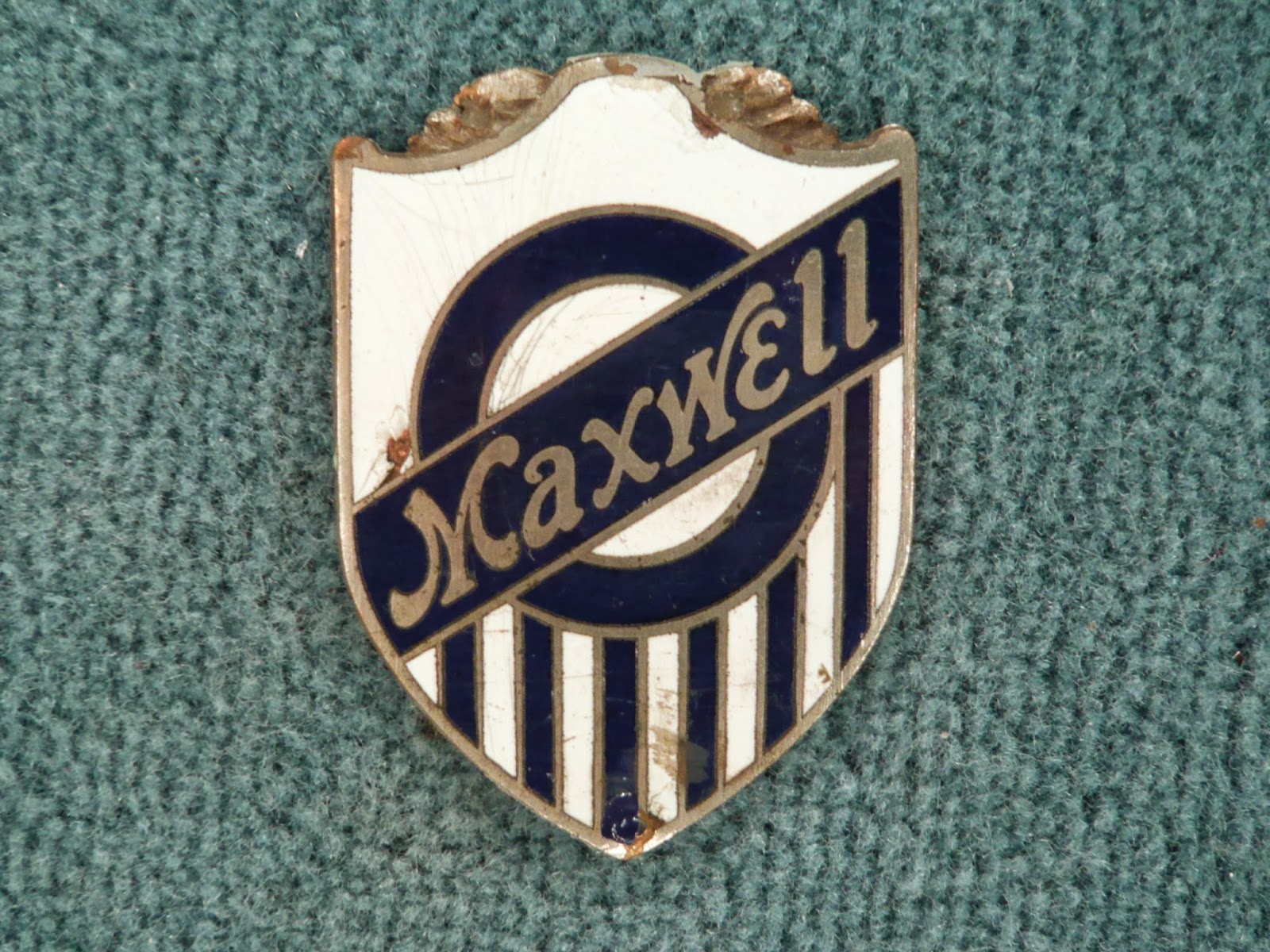 RadiatorEmblems MAXWELL / USA