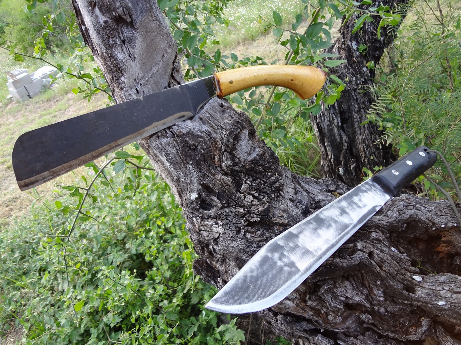 Woods Roamer PERSONALIZING YOUR MACHETE