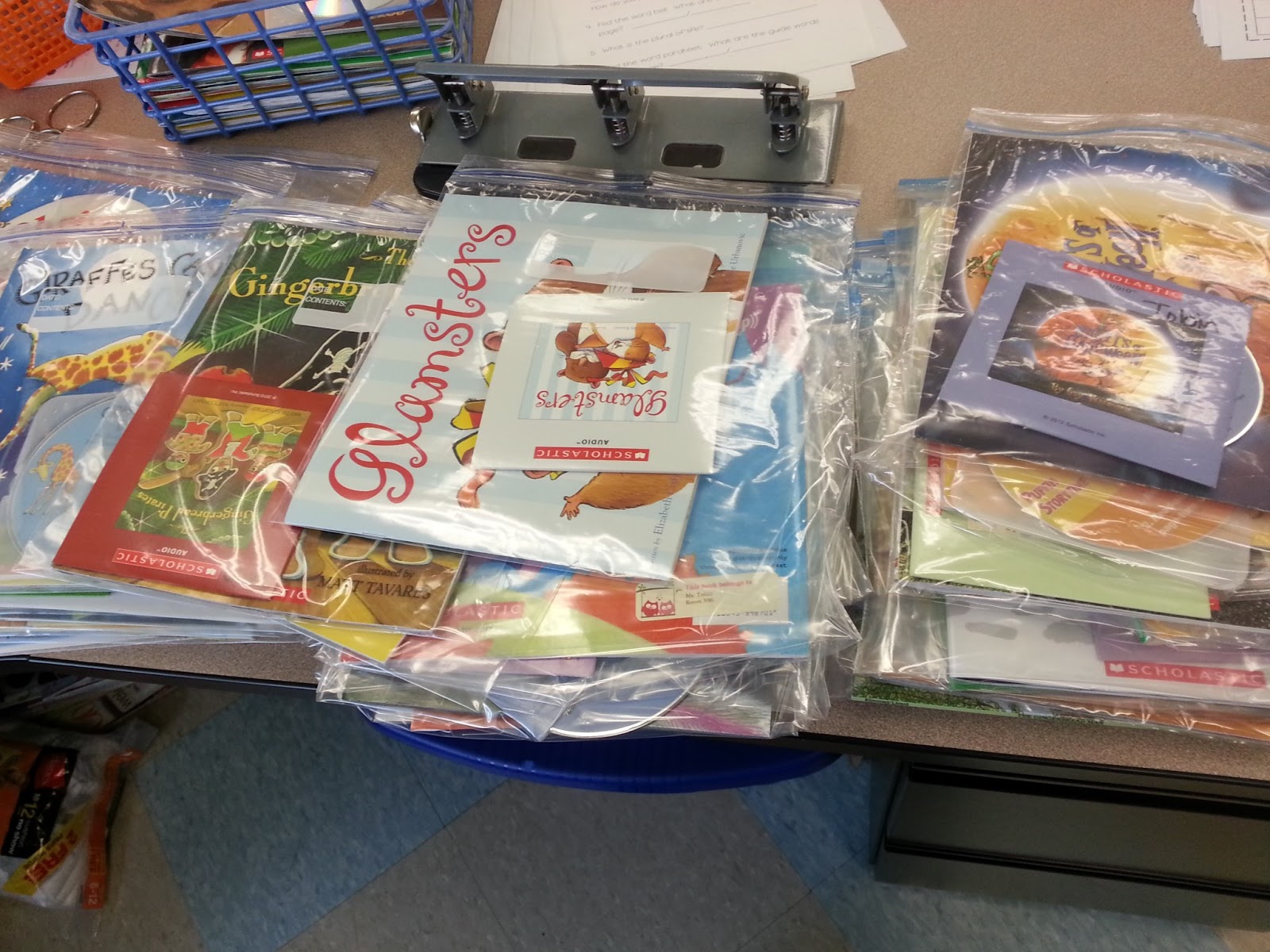 Second Grade Nest Books on CD Organization