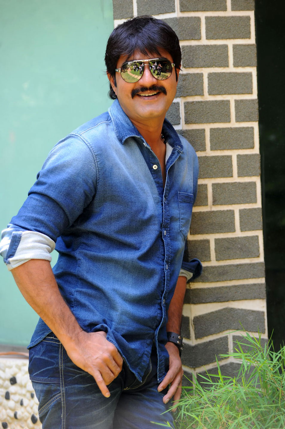 Prince Downloads: Hero Srikanth Photo Galley
