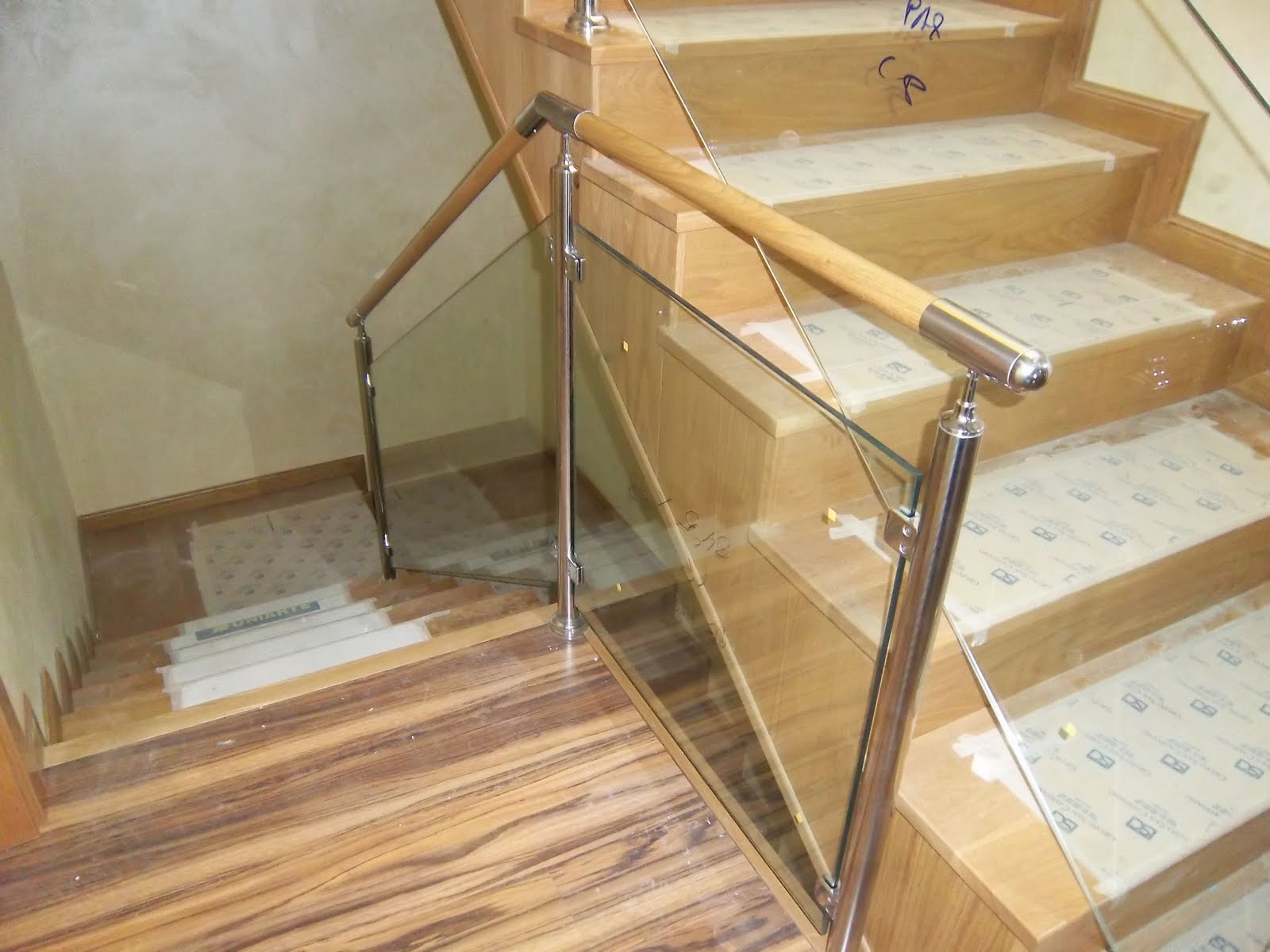 NORBEL CARPINTERIA METÄLICA Y ACERO INOXIDABLE: BARANDILLA DE INOX