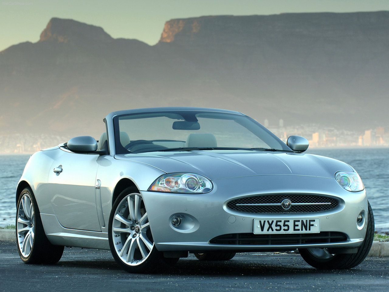 http://2.bp.blogspot.com/-RO5nDVXxIeI/TZFz0PA6UxI/AAAAAAAABw8/gHqO0xISq-g/s1600/Jaguar-XK_Convertible_2007_1280x960_wallpaper_02.jpg