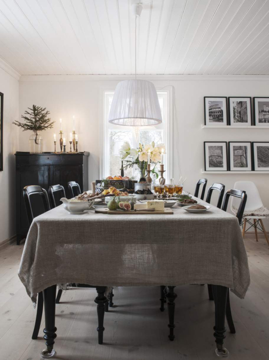 Christmas decorations in the home of Anna Truelsen photographed by Carina Olander