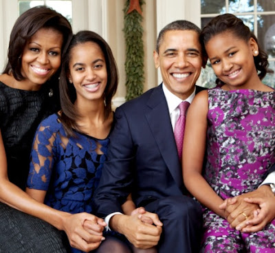 MICHELLE OBAMA CON SU FAMILIA Michelle Obama con su familia (esposo e hijas)