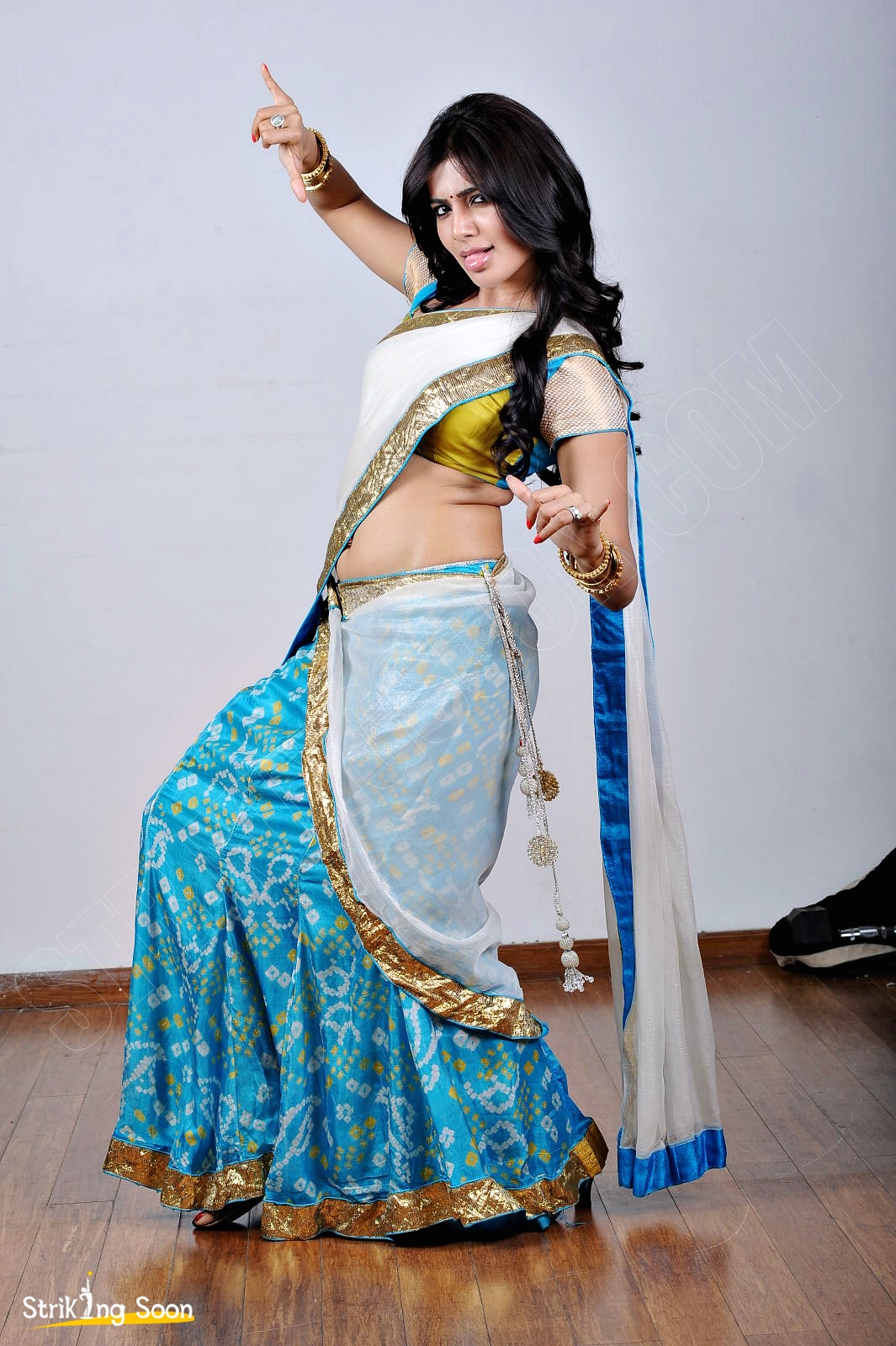 Samantha HOT Navel Show photos , HD images « strikingsoonofficial
