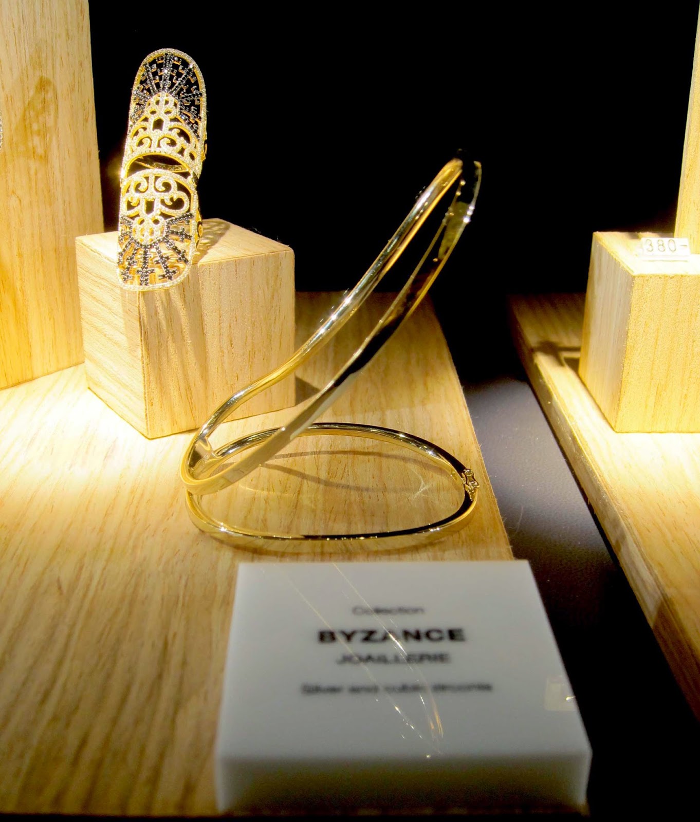 STYLE KUSH APM MONACO at Queen's Road Central