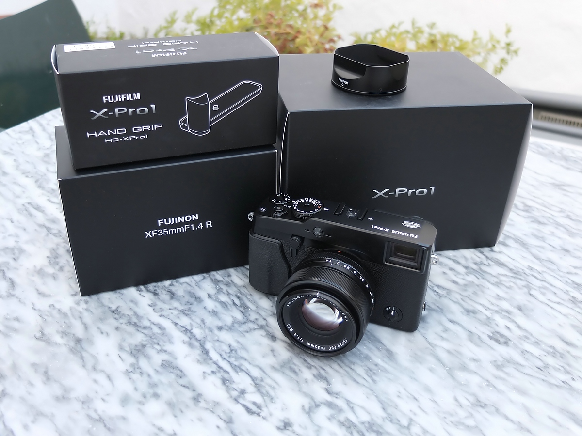 ... Leica was a step nearer to my dream. I sold some older cameras and  lenses that I din't use that much and picked up a Pro1 with the great 35  1.4 lens.