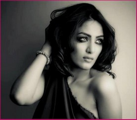 Pakistani Host and Model MATHIRA KHAN Appear in Bollywood Exposing Hot