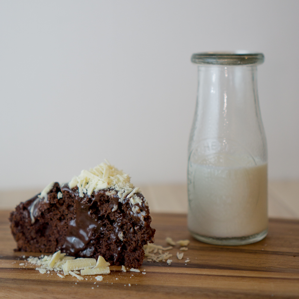 Easy Baking Lazy Crazy Chocolate Cake and Lemon Curd Cupcakes in