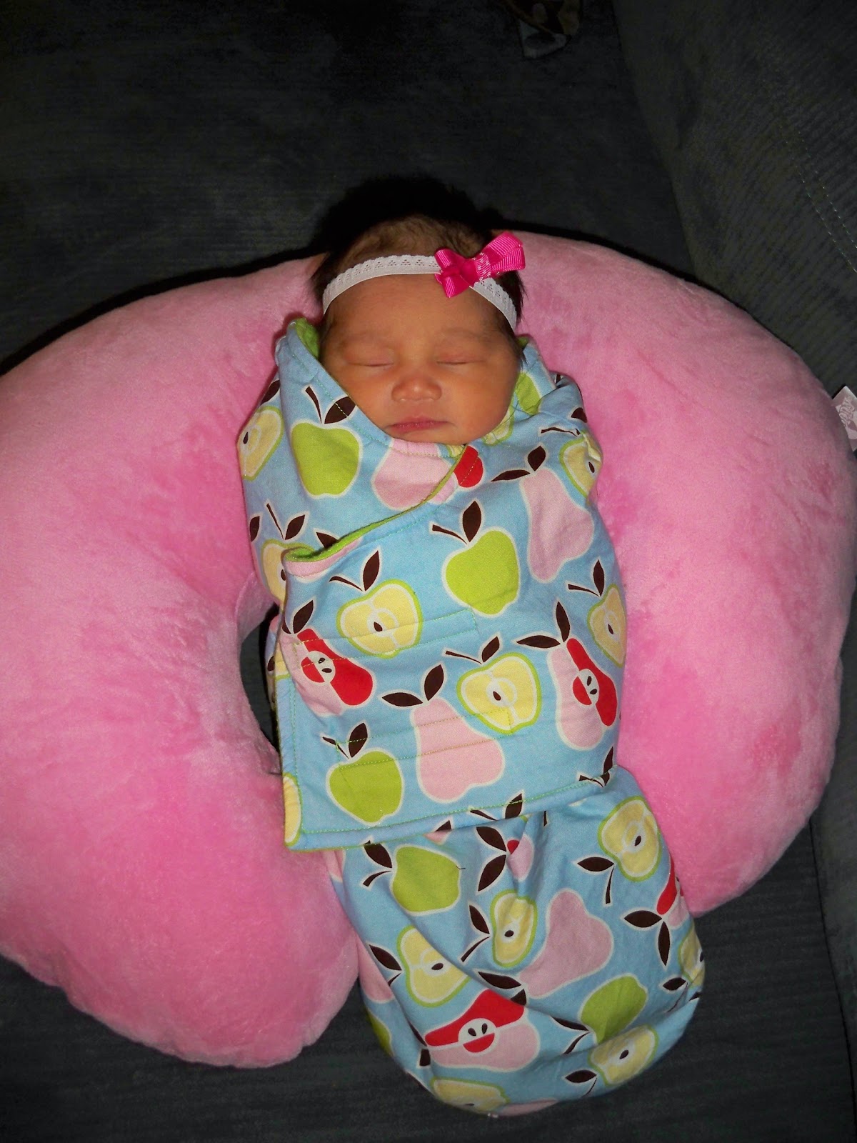 Make it Cozee Tutorial Baby Swaddle