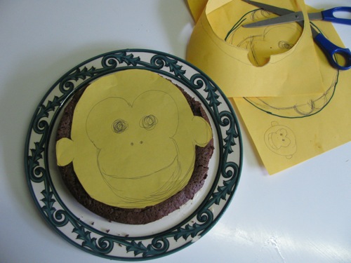 Green Gourmet Giraffe: Monkey birthday cake