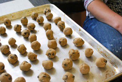 Chocolate Chip Cookie Dough Truffles (!) chocolate%2Bchip%2Bcookie%2Bdough%2Bballs Chocolate Chip Cookie Dough Truffles (!)