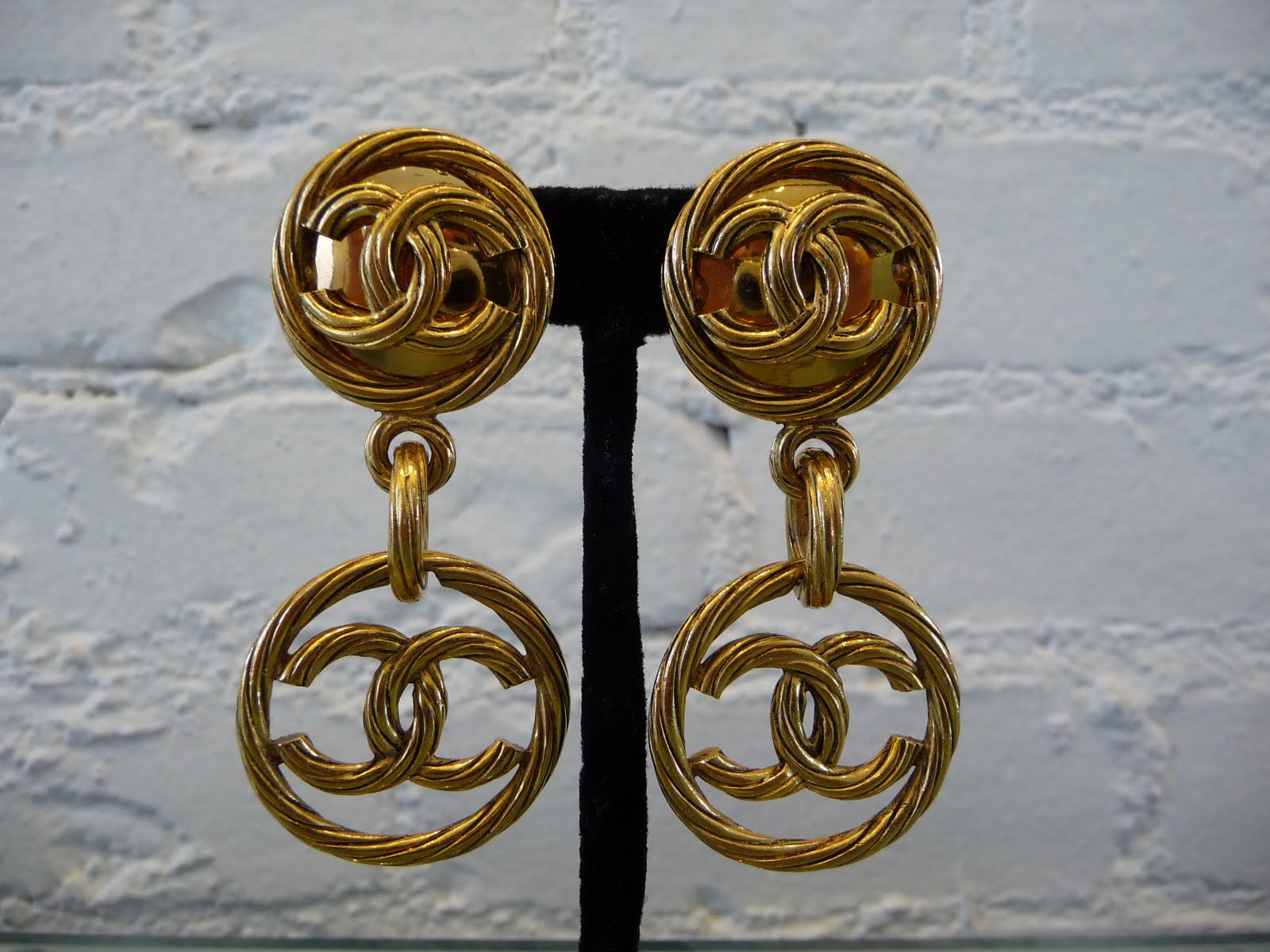 Chanel Vintage Gold Metal & Black Acrylic CC Florentine Medallion Drop Earrings, 1993, Fashion | Clip-On | Drop Earrings, Vintage Jewelry (Very Good)