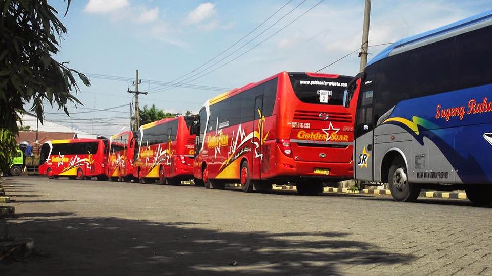 Golden Star: Mengantar Petualangan, Mewujudkan Kenangan – Eksplorasi Layanan Bus Pariwisata Sumber Group