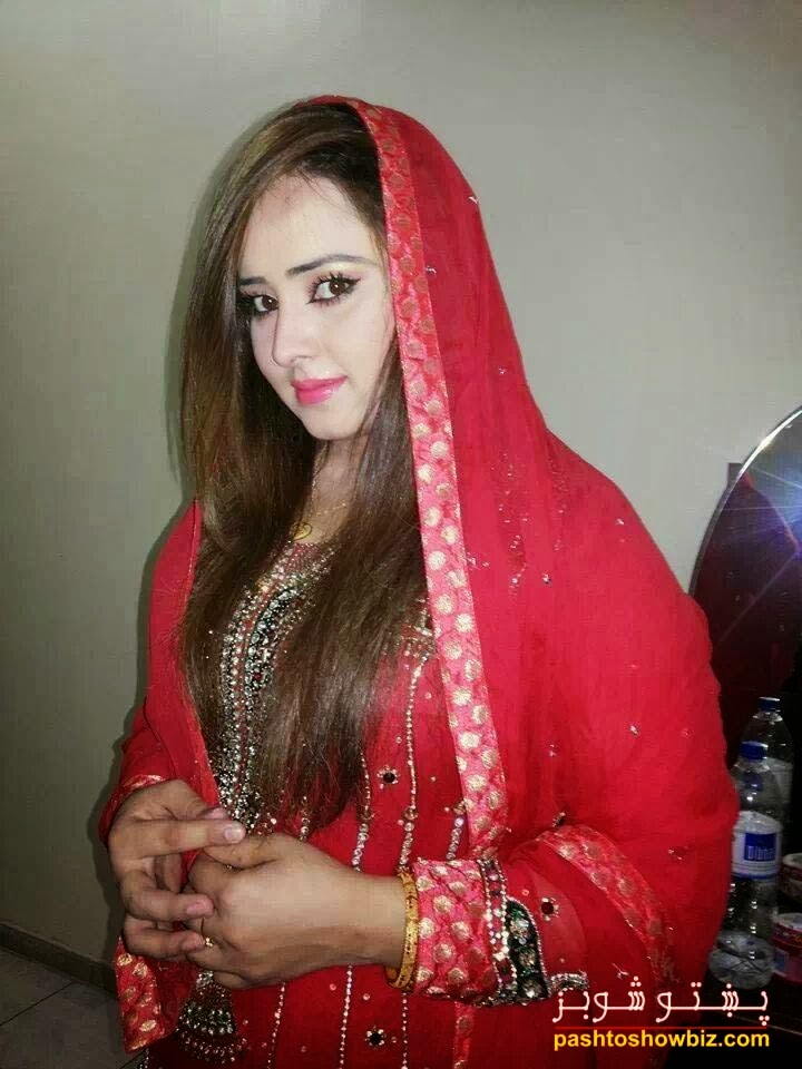 Nadia Gul Hot Pashto Singer Sexy Video